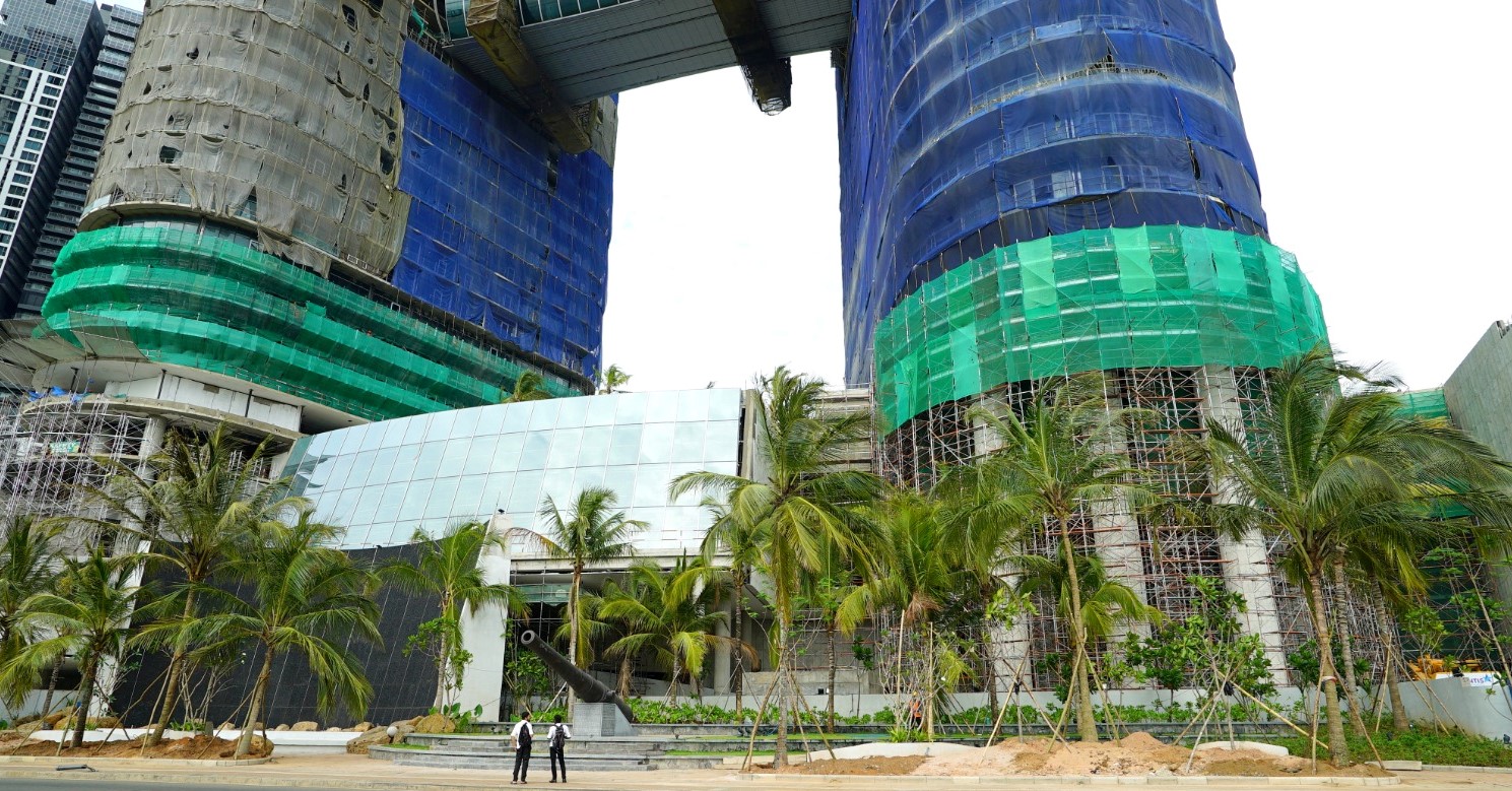 Completion Of The Helipad Structure At The Hotel Tower